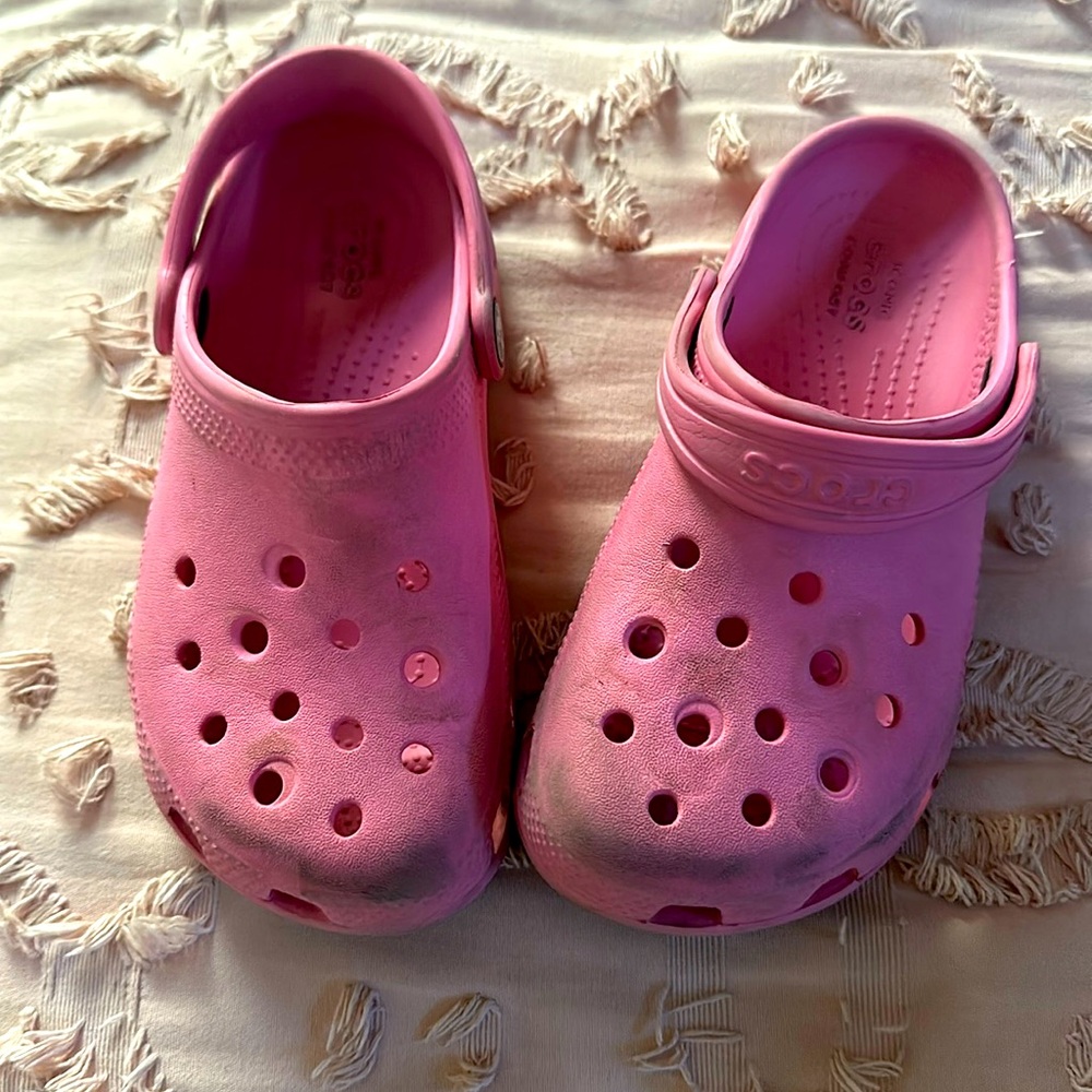 Pink girl Crocs